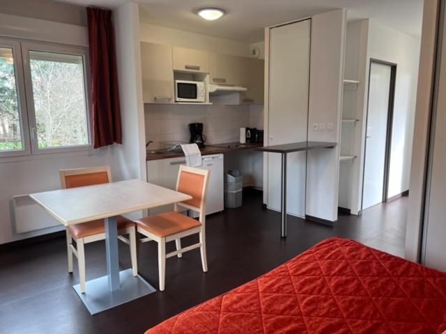 Les Bords De L'Aveyron Aparthotel Nègrepelisse Екстериор снимка