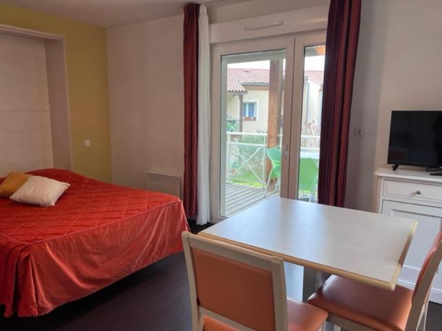 Les Bords De L'Aveyron Aparthotel Nègrepelisse Екстериор снимка
